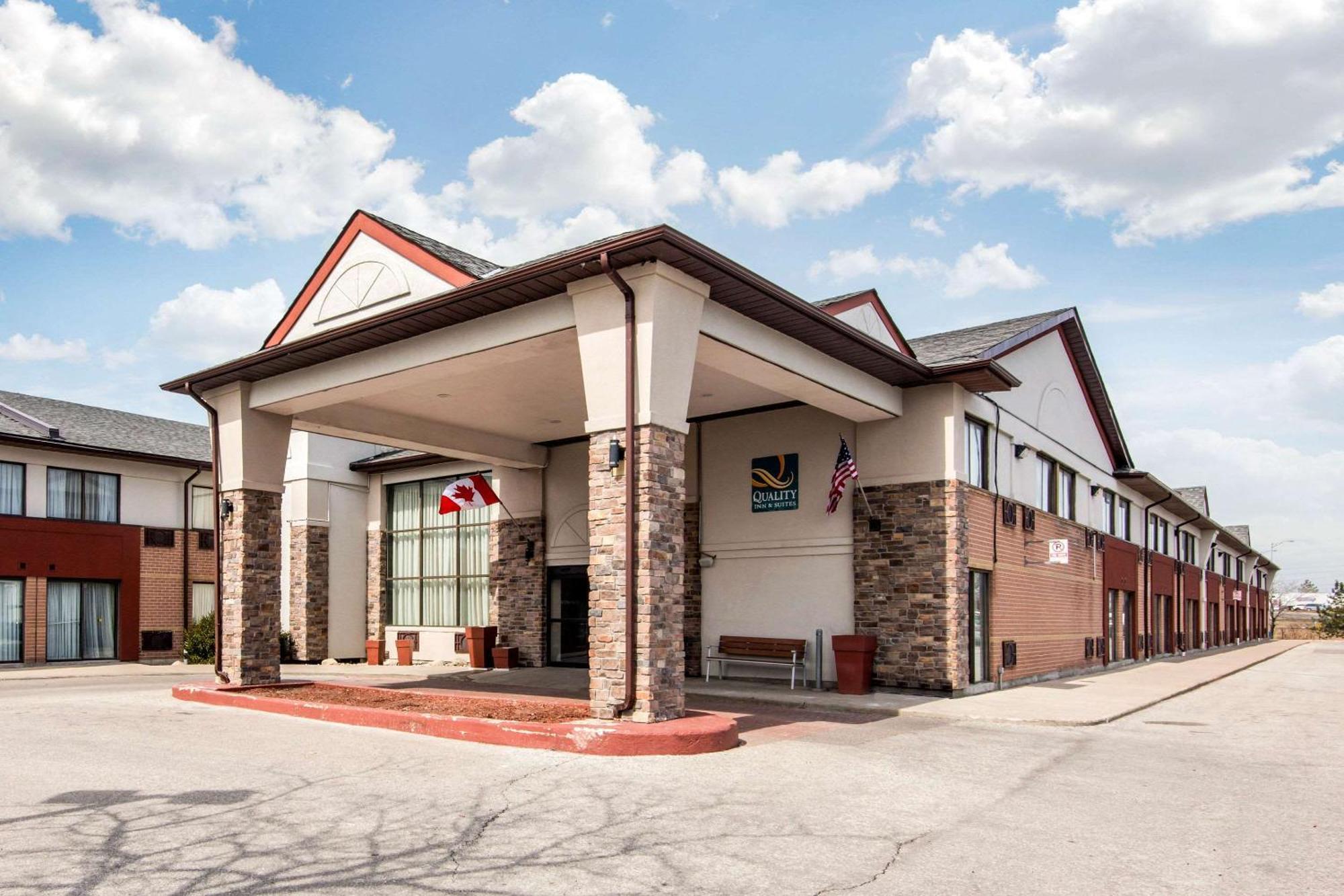 Quality Inn & Suites Mississauga Exterior photo